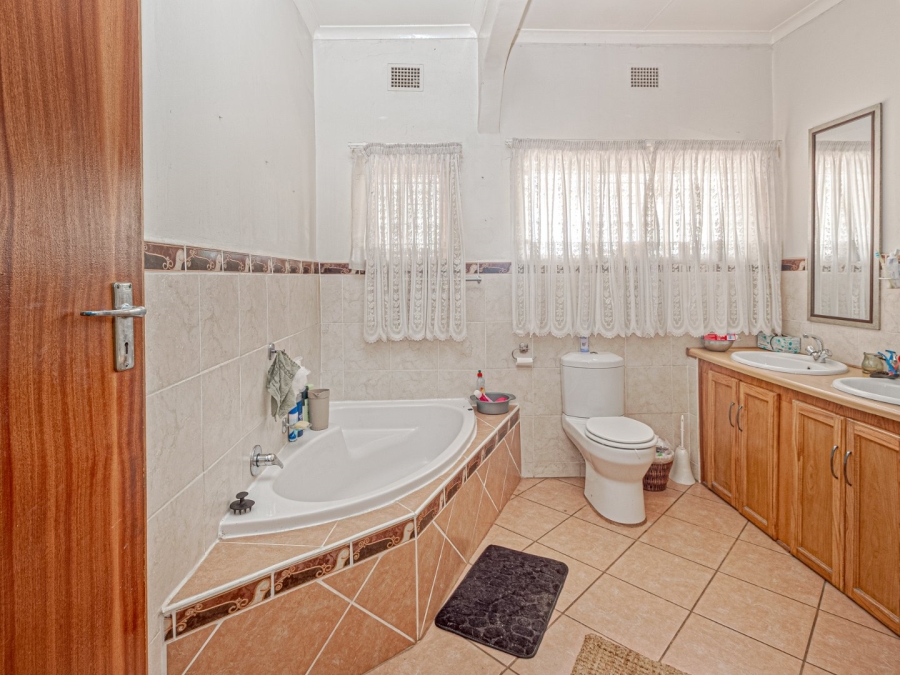 4 Bedroom Property for Sale in Valhalla Gauteng