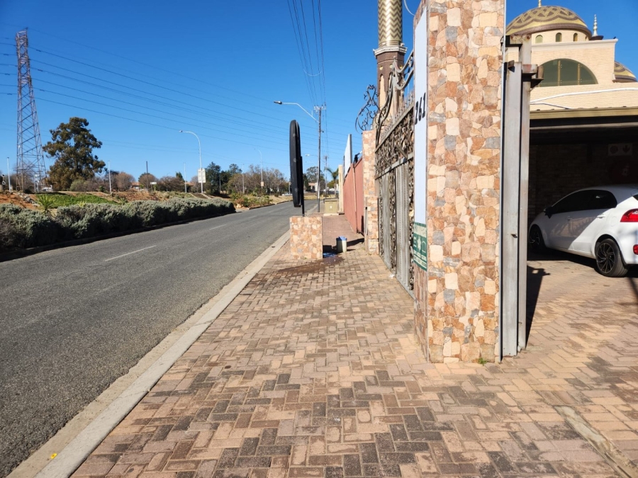 To Let 3 Bedroom Property for Rent in Evans Park Gauteng