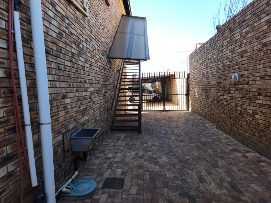 To Let 3 Bedroom Property for Rent in Evans Park Gauteng