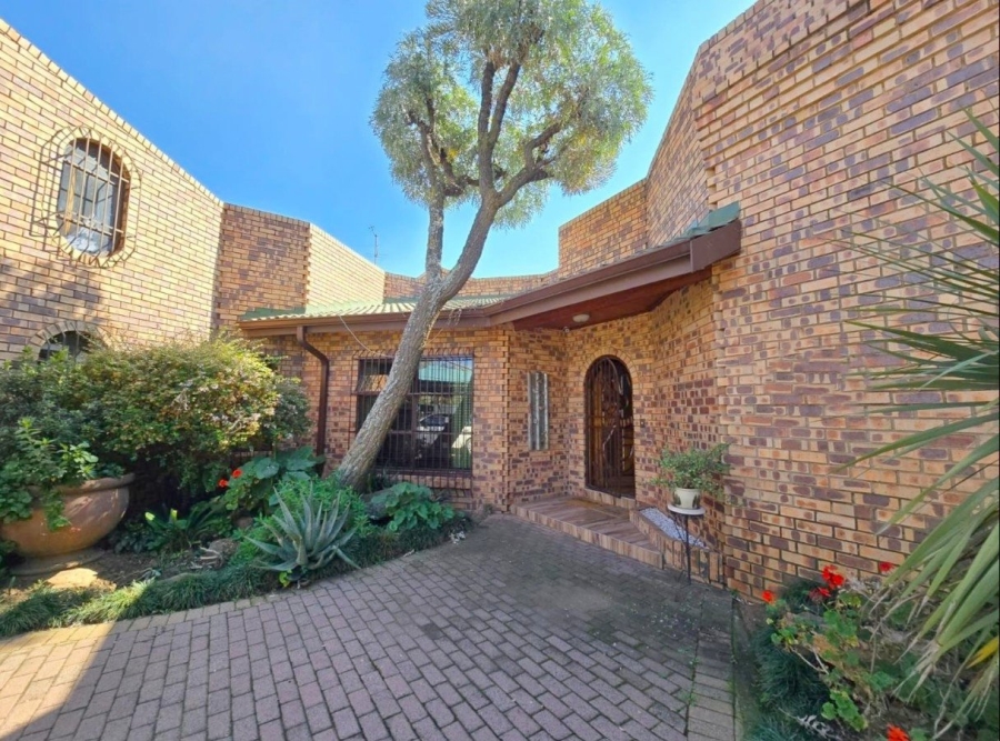 4 Bedroom Property for Sale in Ferryvale Gauteng