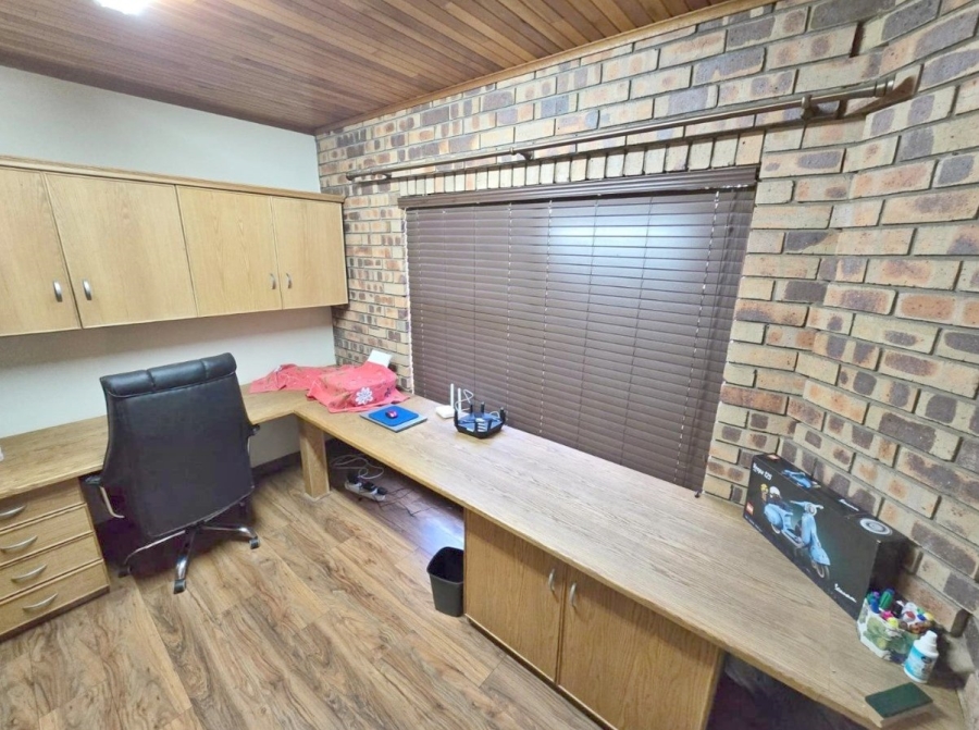 4 Bedroom Property for Sale in Ferryvale Gauteng