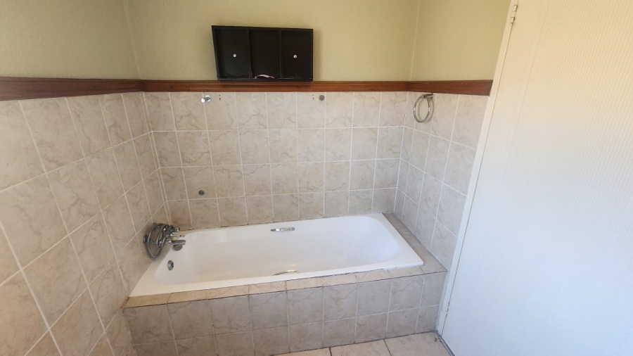 3 Bedroom Property for Sale in Annlin Gauteng