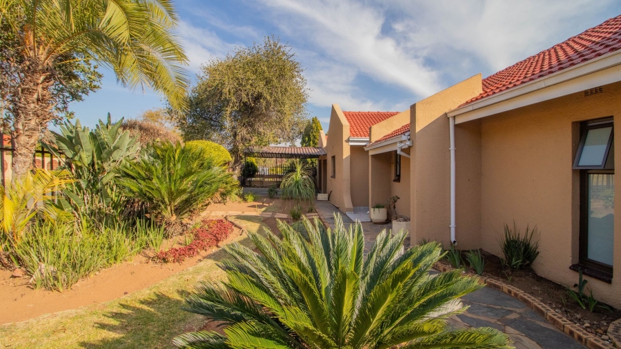 3 Bedroom Property for Sale in Birchleigh North Gauteng