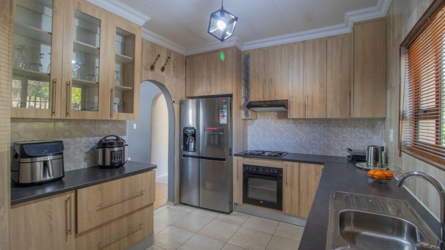 3 Bedroom Property for Sale in Birchleigh North Gauteng