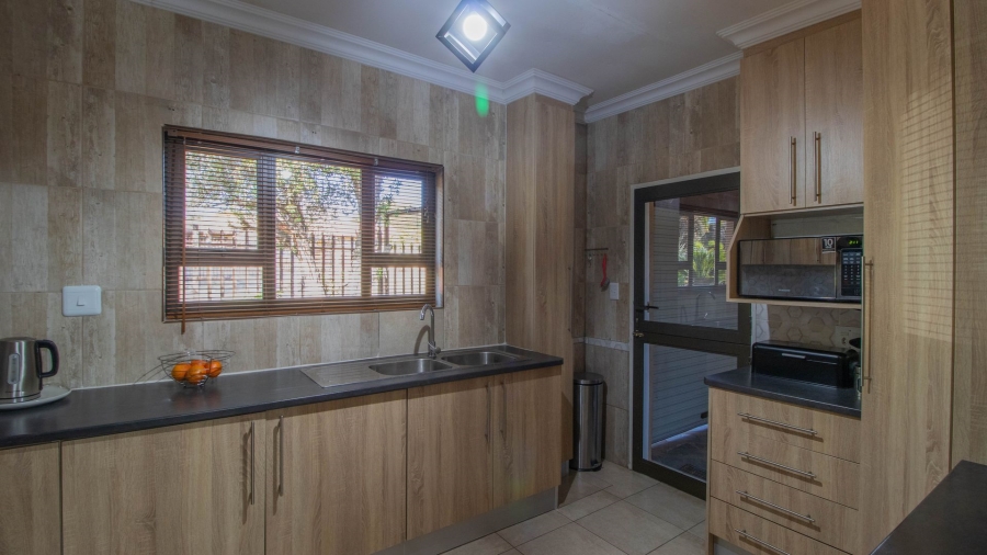 3 Bedroom Property for Sale in Birchleigh North Gauteng