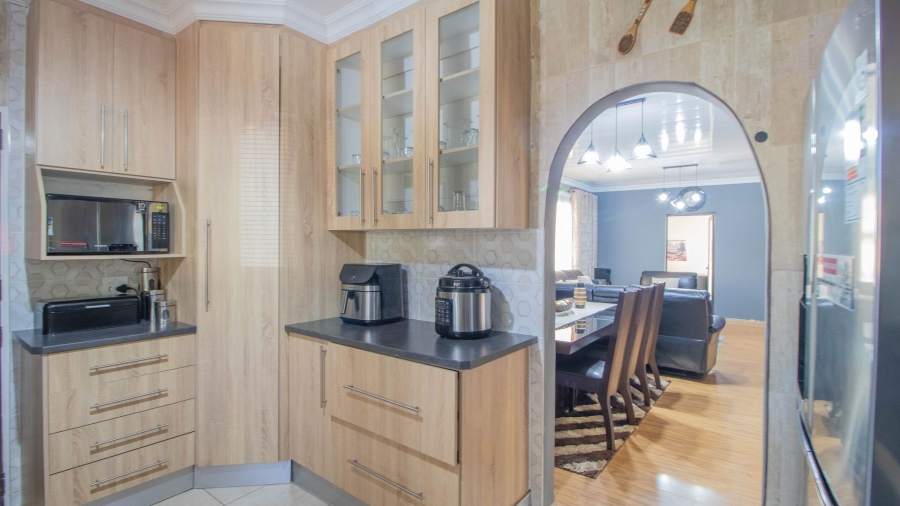 3 Bedroom Property for Sale in Birchleigh North Gauteng