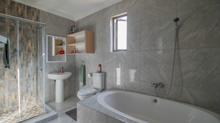 3 Bedroom Property for Sale in Birchleigh North Gauteng
