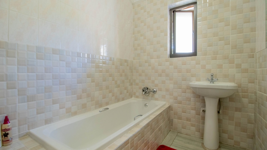 3 Bedroom Property for Sale in Birchleigh North Gauteng