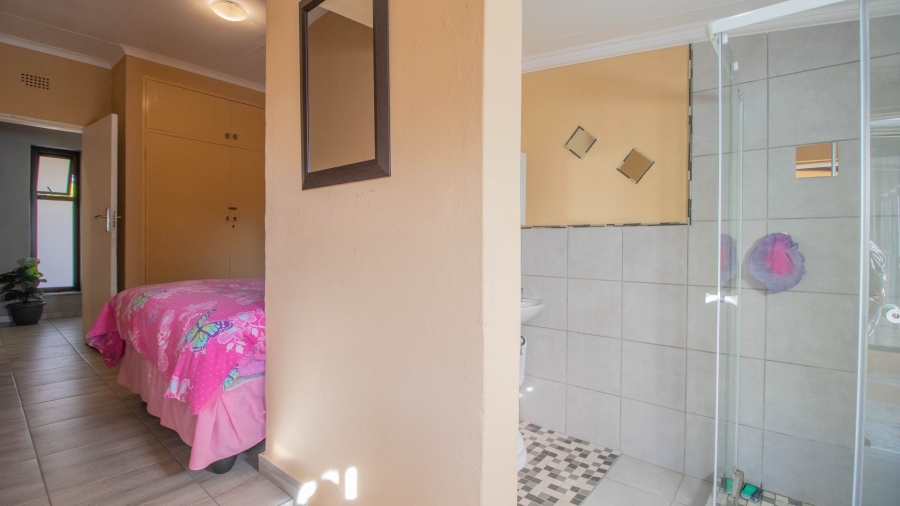 3 Bedroom Property for Sale in Birchleigh North Gauteng