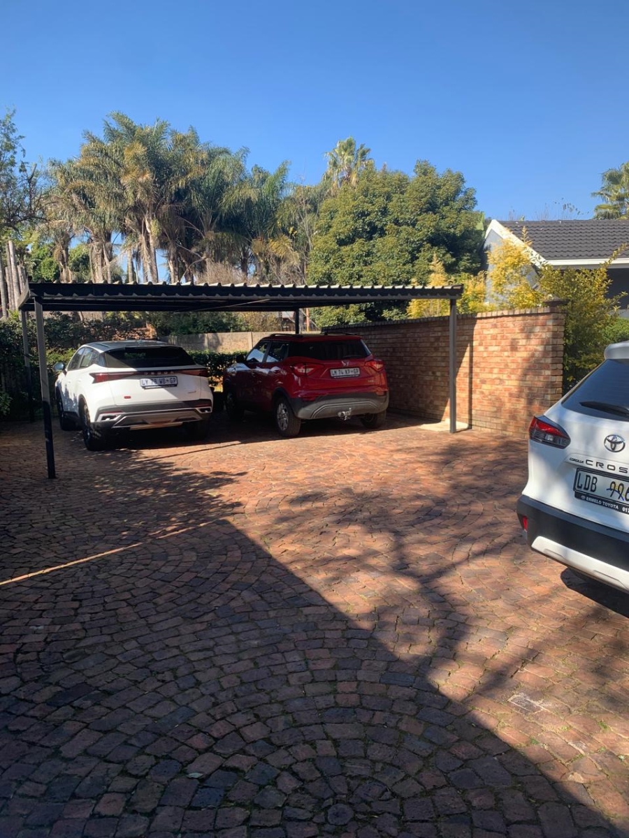 2 Bedroom Property for Sale in Glen Marais Gauteng