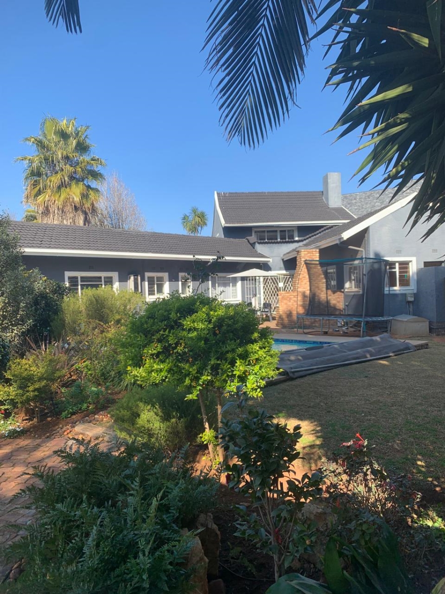 2 Bedroom Property for Sale in Glen Marais Gauteng