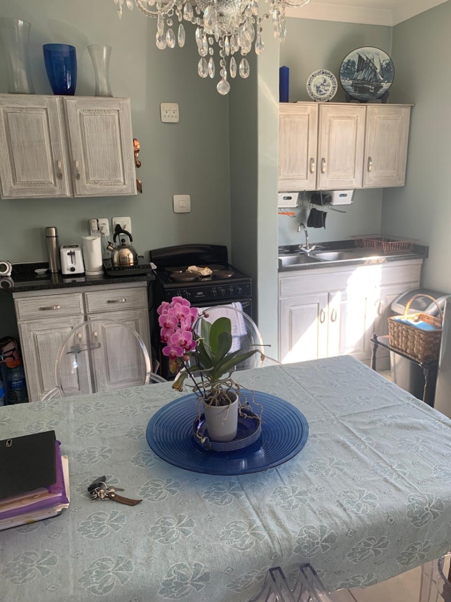 2 Bedroom Property for Sale in Glen Marais Gauteng