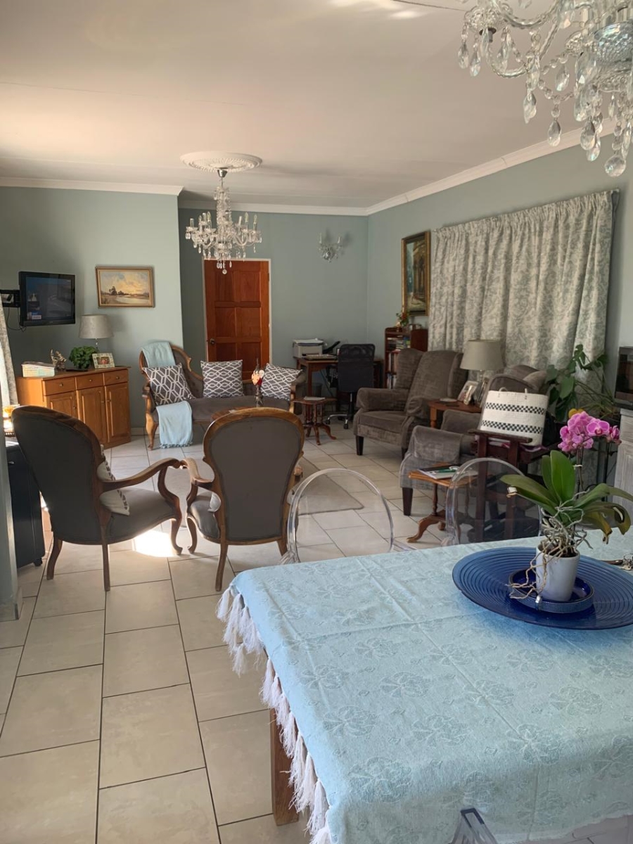 2 Bedroom Property for Sale in Glen Marais Gauteng
