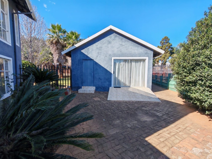 2 Bedroom Property for Sale in Glen Marais Gauteng