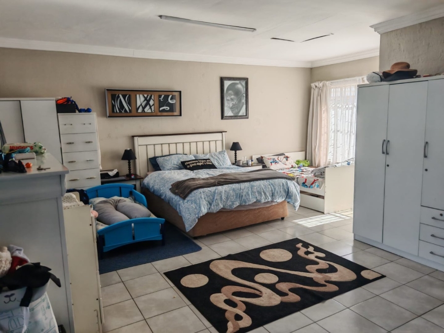 2 Bedroom Property for Sale in Glen Marais Gauteng