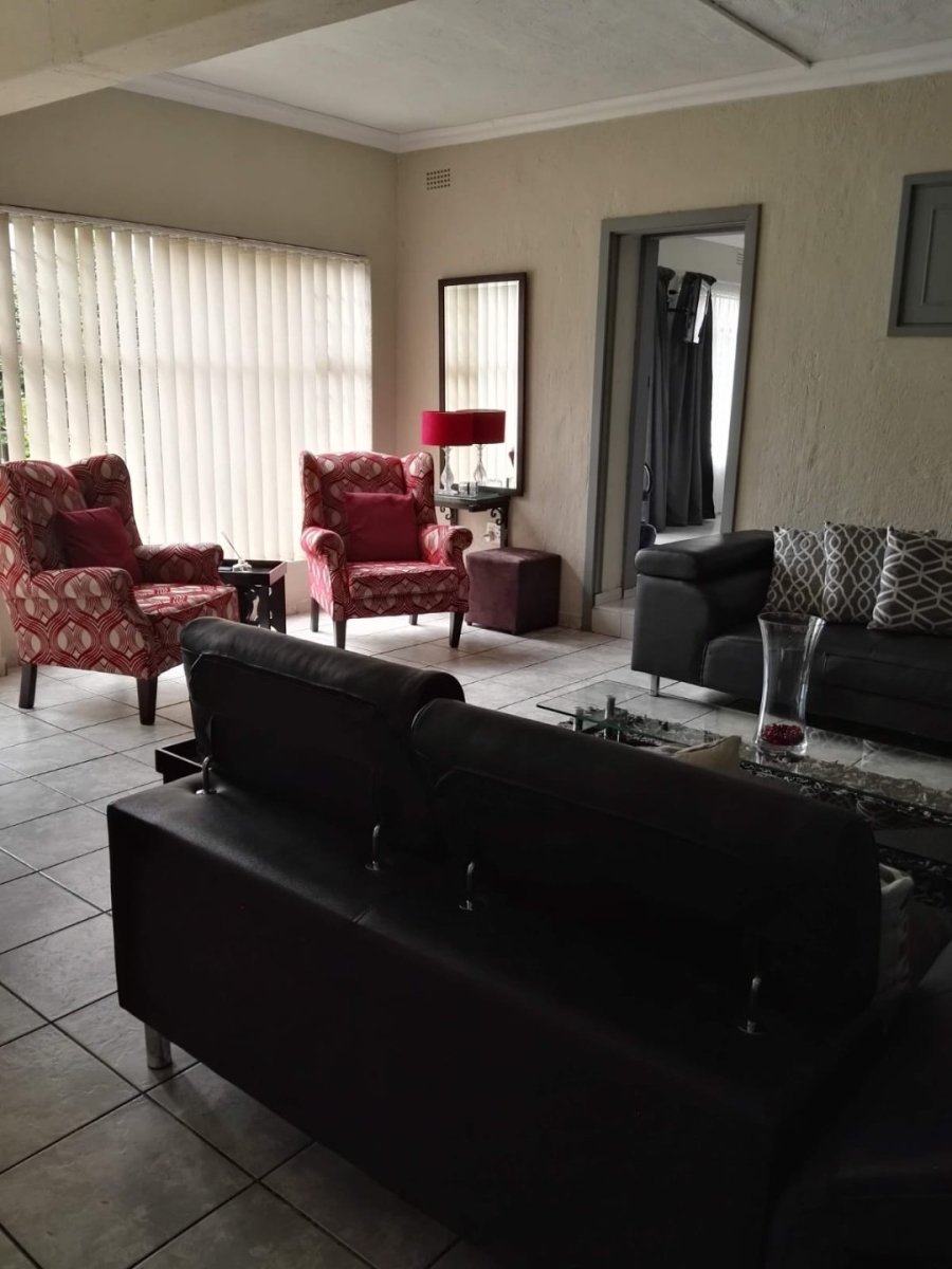 2 Bedroom Property for Sale in Glen Marais Gauteng
