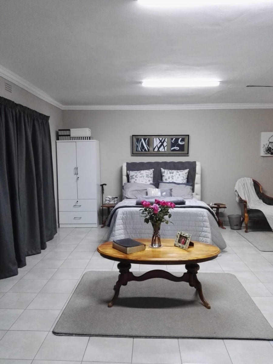 2 Bedroom Property for Sale in Glen Marais Gauteng