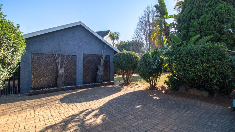 2 Bedroom Property for Sale in Glen Marais Gauteng