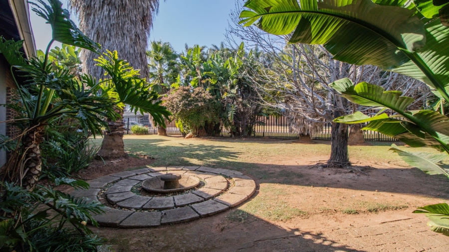 2 Bedroom Property for Sale in Glen Marais Gauteng