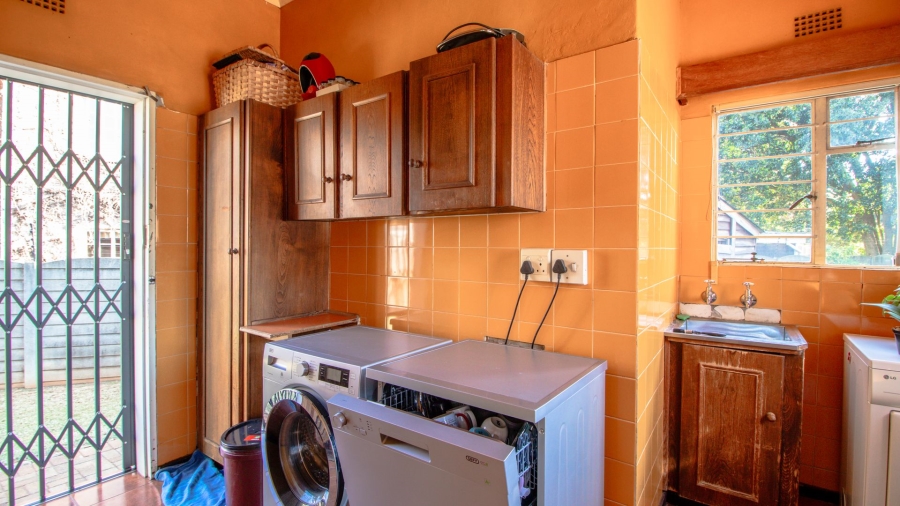2 Bedroom Property for Sale in Glen Marais Gauteng