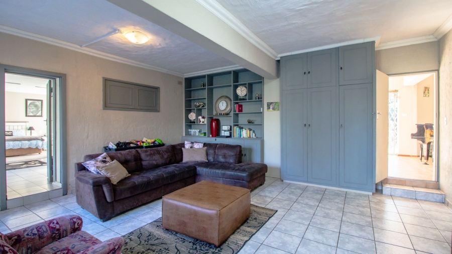 2 Bedroom Property for Sale in Glen Marais Gauteng