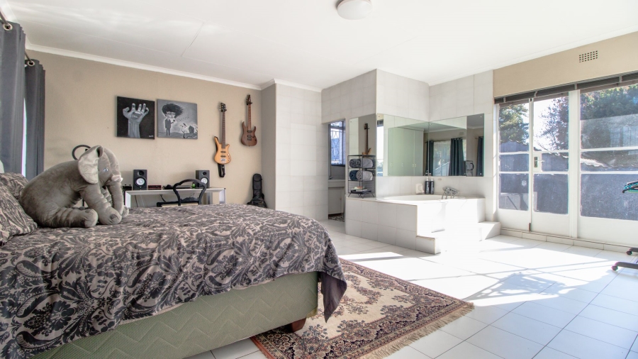 2 Bedroom Property for Sale in Glen Marais Gauteng