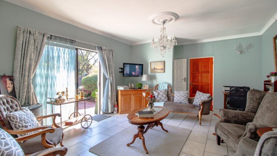 2 Bedroom Property for Sale in Glen Marais Gauteng