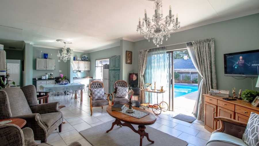 2 Bedroom Property for Sale in Glen Marais Gauteng