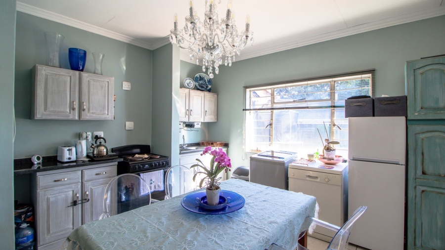 2 Bedroom Property for Sale in Glen Marais Gauteng