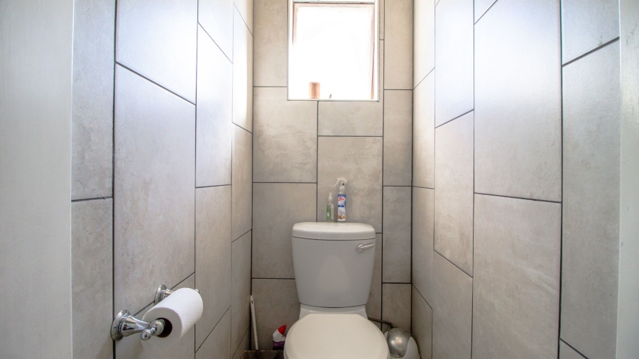2 Bedroom Property for Sale in Glen Marais Gauteng