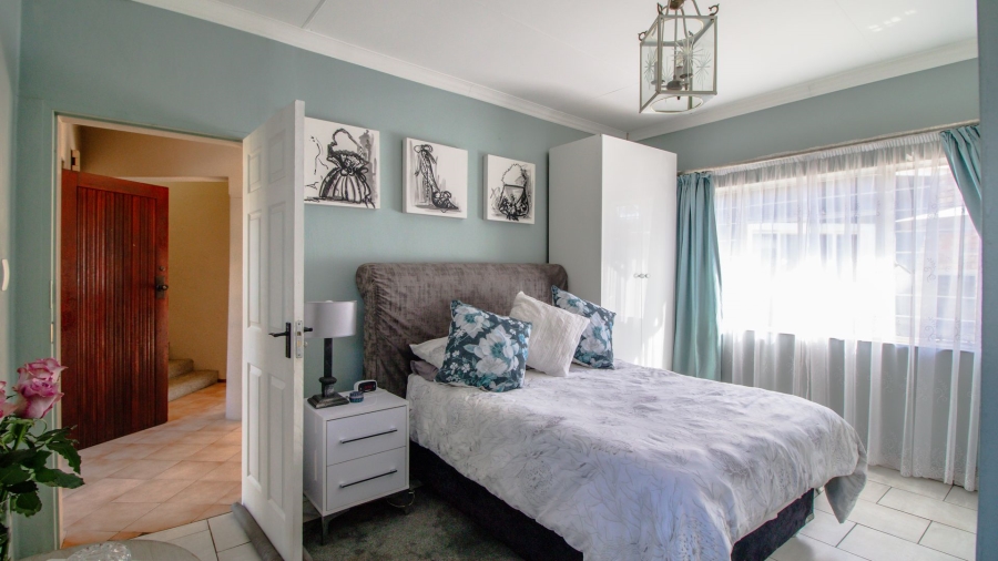2 Bedroom Property for Sale in Glen Marais Gauteng