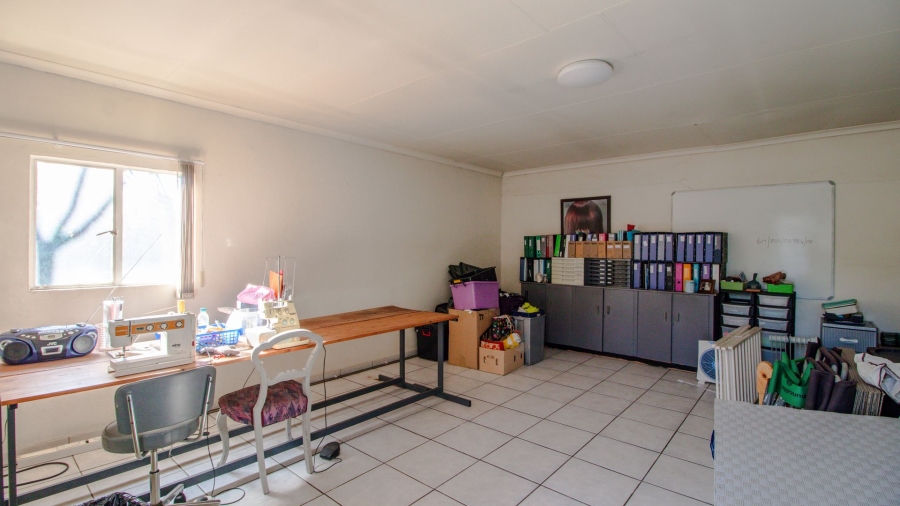2 Bedroom Property for Sale in Glen Marais Gauteng