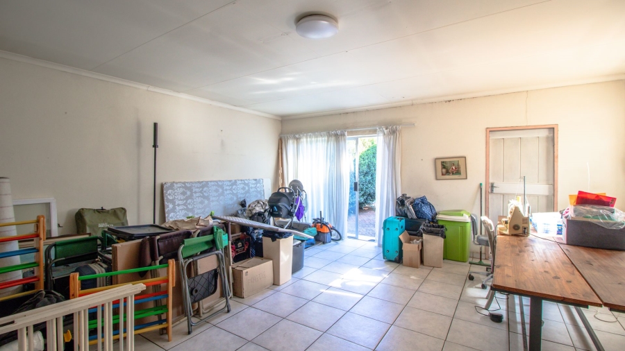 2 Bedroom Property for Sale in Glen Marais Gauteng