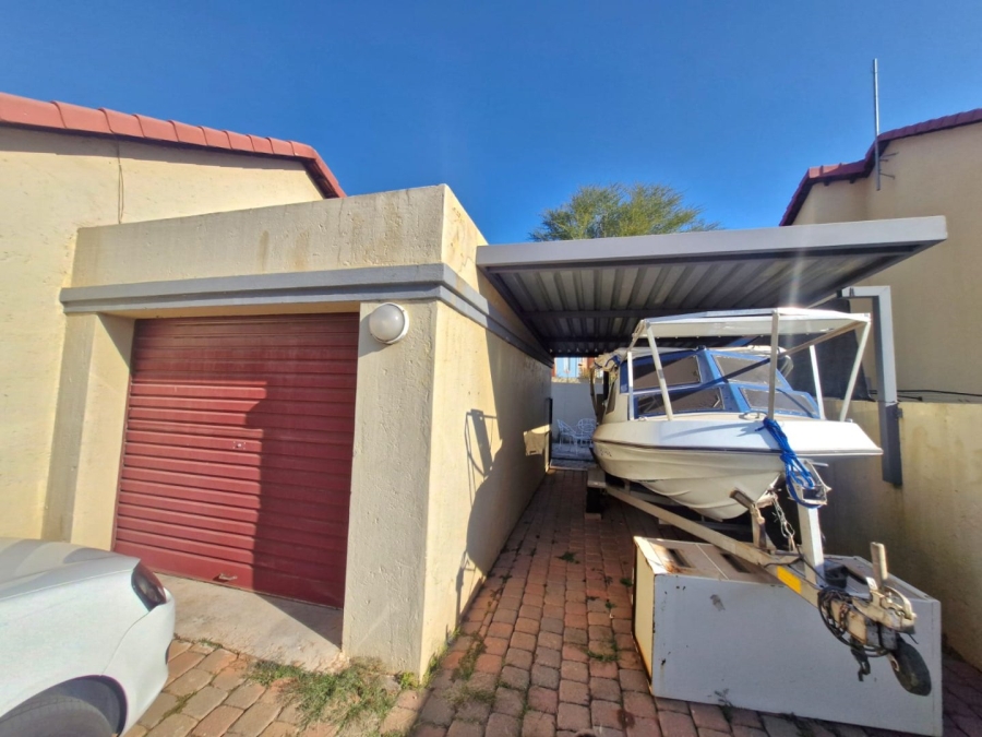 2 Bedroom Property for Sale in Annlin Gauteng