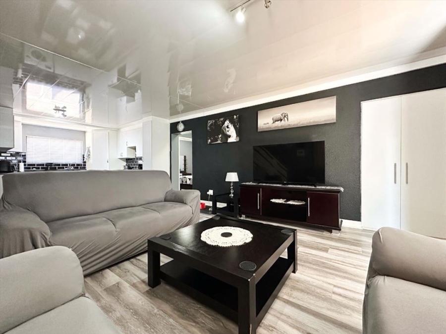 3 Bedroom Property for Sale in Glen Marais Gauteng