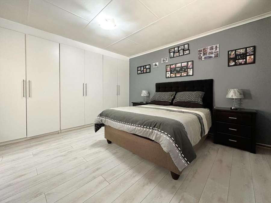 3 Bedroom Property for Sale in Glen Marais Gauteng