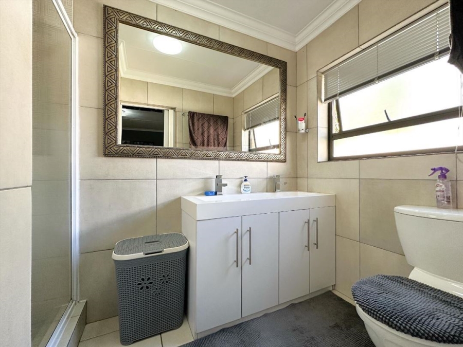 3 Bedroom Property for Sale in Glen Marais Gauteng
