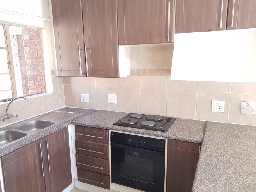 To Let 2 Bedroom Property for Rent in Mooikloof Ridge Gauteng