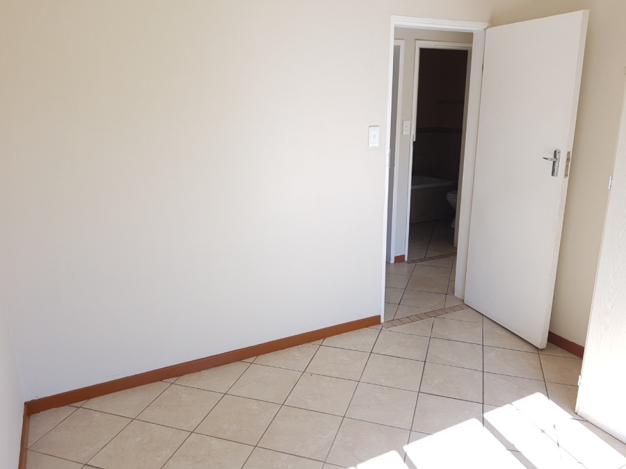 To Let 2 Bedroom Property for Rent in Mooikloof Ridge Gauteng