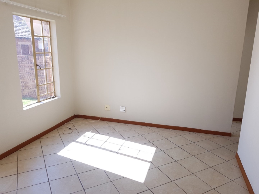 To Let 2 Bedroom Property for Rent in Mooikloof Ridge Gauteng