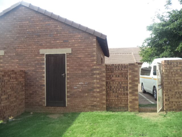 To Let 2 Bedroom Property for Rent in Mooikloof Ridge Gauteng