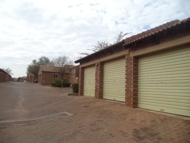 To Let 2 Bedroom Property for Rent in Mooikloof Ridge Gauteng