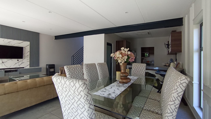 3 Bedroom Property for Sale in Crowthorne AH Gauteng