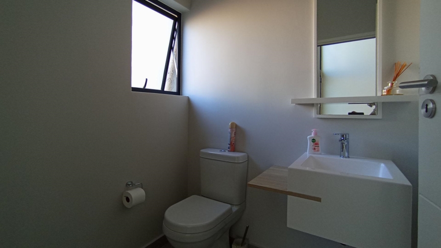 3 Bedroom Property for Sale in Crowthorne AH Gauteng