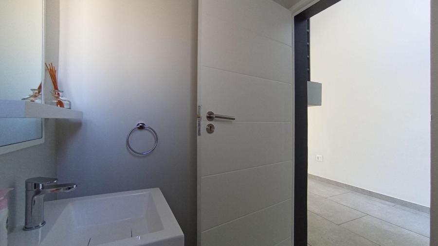 3 Bedroom Property for Sale in Crowthorne AH Gauteng