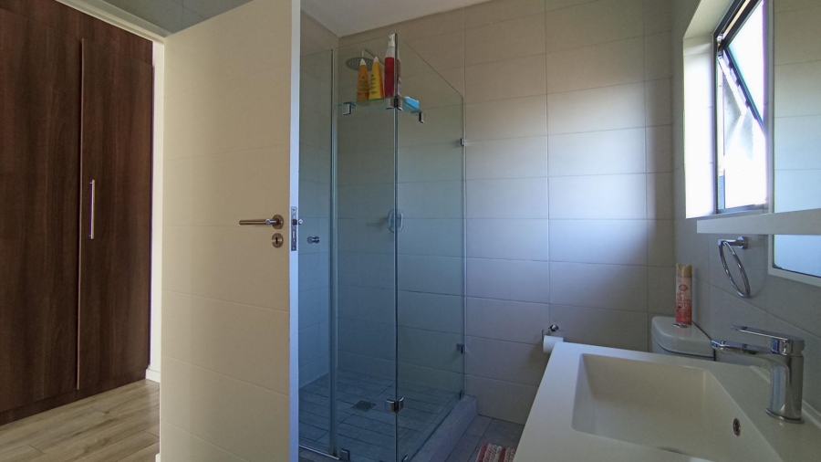 3 Bedroom Property for Sale in Crowthorne AH Gauteng
