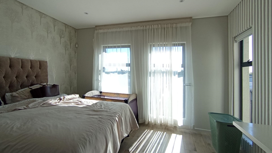 3 Bedroom Property for Sale in Crowthorne AH Gauteng