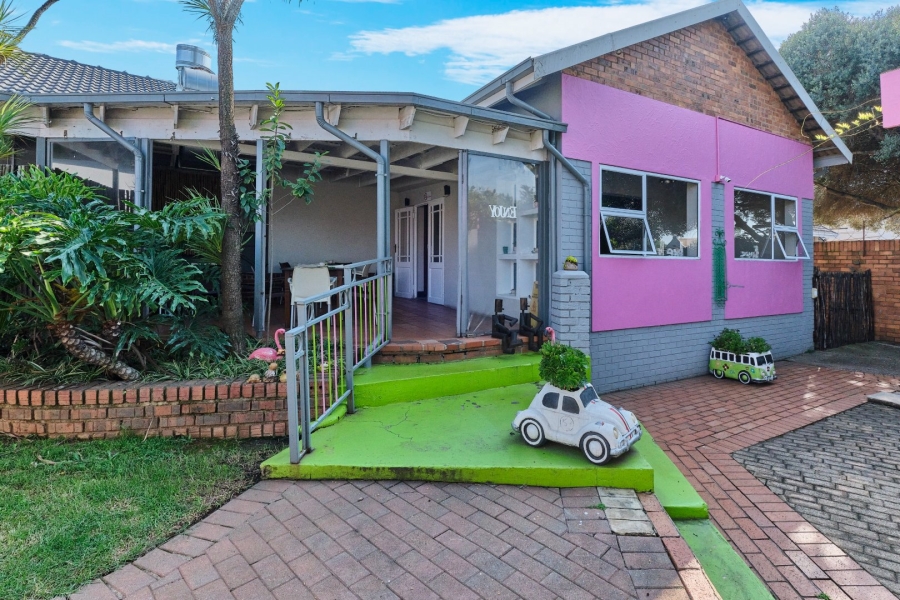  Bedroom Property for Sale in Florida Park Gauteng