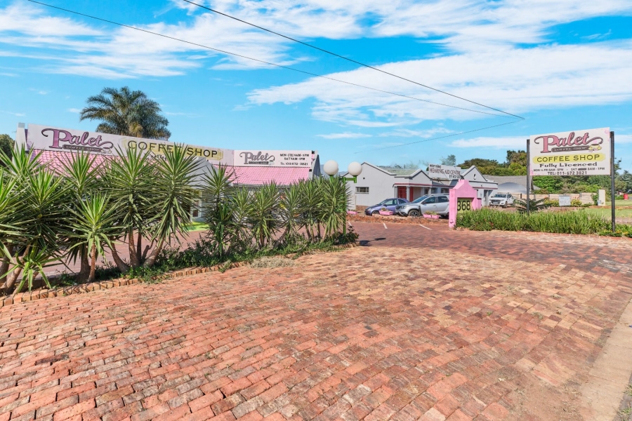  Bedroom Property for Sale in Florida Park Gauteng