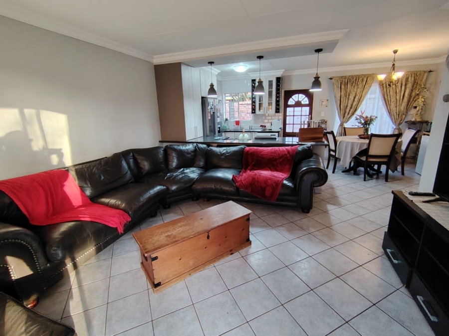 3 Bedroom Property for Sale in Wierdaglen Estate Gauteng